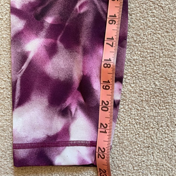 Lululemon Wunder Under crops - Picture 3 of 5